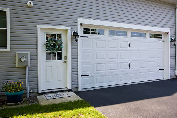 24/7 Emergency Garage Door Panel Replacement experts in Bon Air, VA